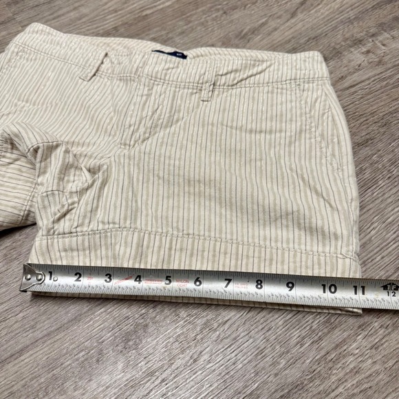 Gap Womens Khaki White Metallic Striped Shorts Size 6 Chino Cuffed Casual - Picture 6 of 8